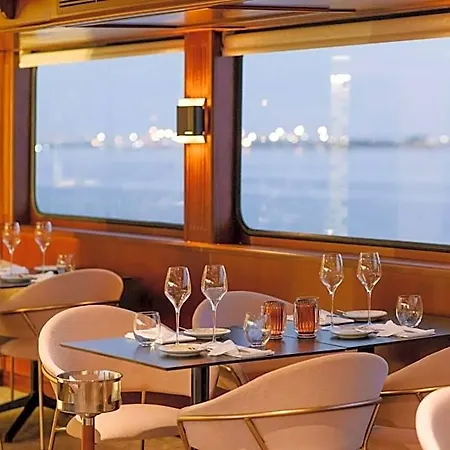 ホテル Costa Do Sal Boat Lounge 4*